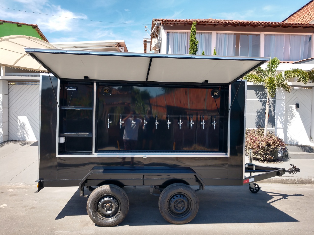 BEER TRUCK